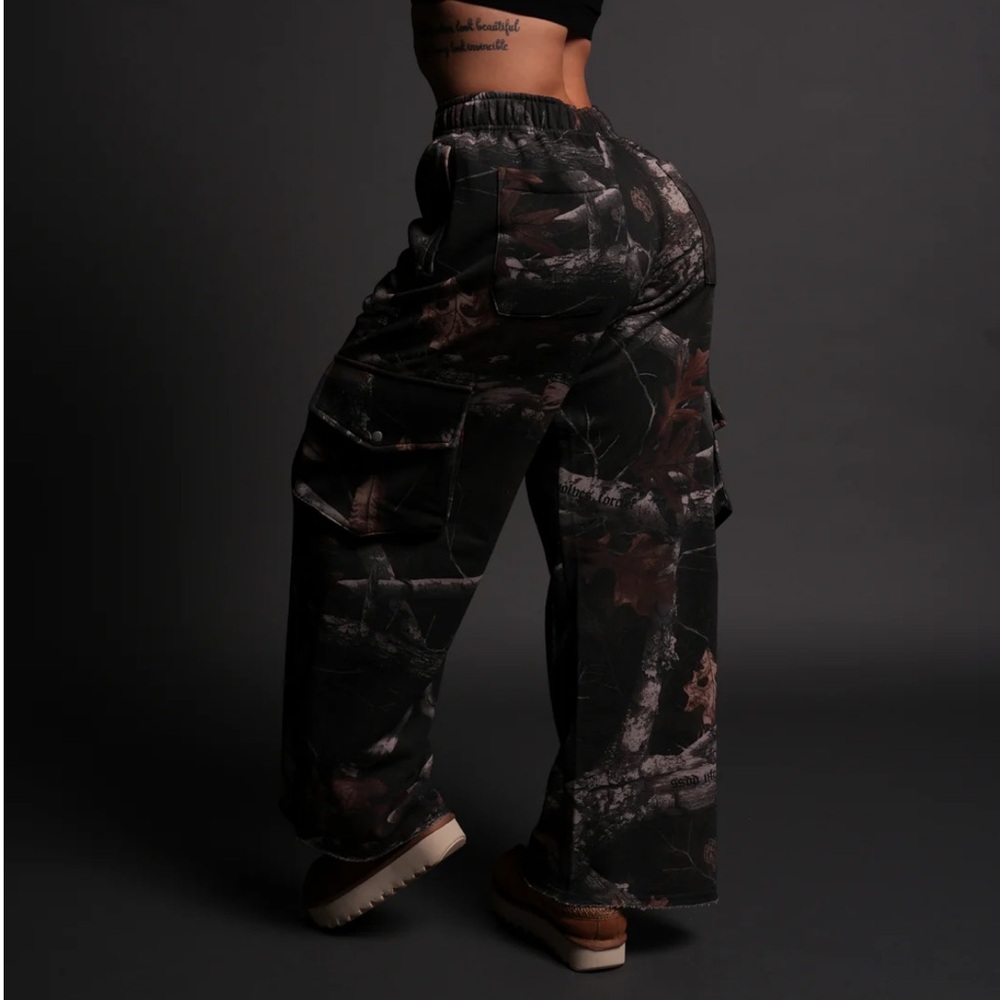 DARC SPORT WOLVES DURST CARGO SWEATS IN DARC BROWN WOODLAND CAMO - Picture 9 of 10